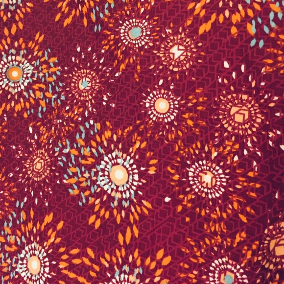 🚫 🖤 2/$20 LULAROE Bianka kimono - Picture 2 of 5